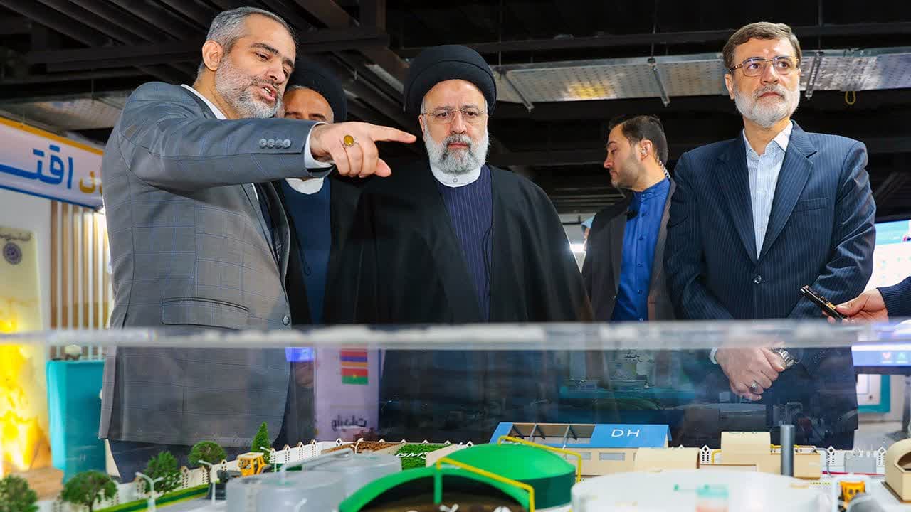ارائه گزارش موفقیت سازمان اقتصادی کوثر از زبان ناصر فخاری به رئیس جمهور در سالروز تاسیس بنیاد شهید