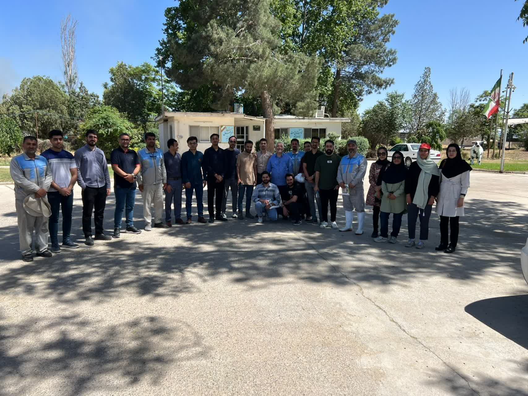 بازدید اساتید و دانشجویان دانشگاه تربیت مدرس تهران از شرکت کشت و صنعت شریف آباد