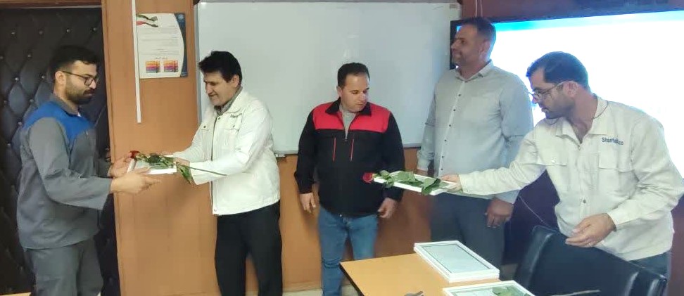 به مناسبت هفته وحدت از همکاران اهل تسنن قدردانی شد